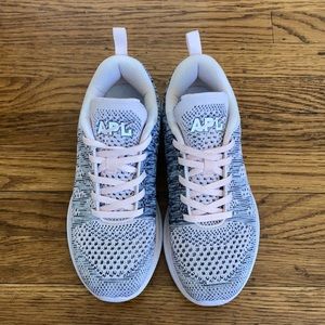 APL Techloom Pro women’s size 7.5